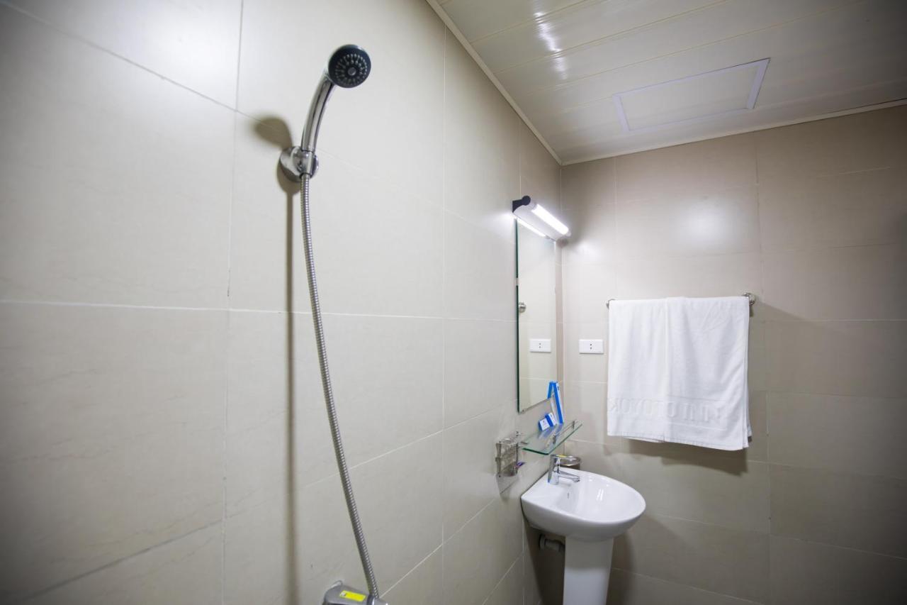 Trang Tien Hotel Hanoi Buitenkant foto