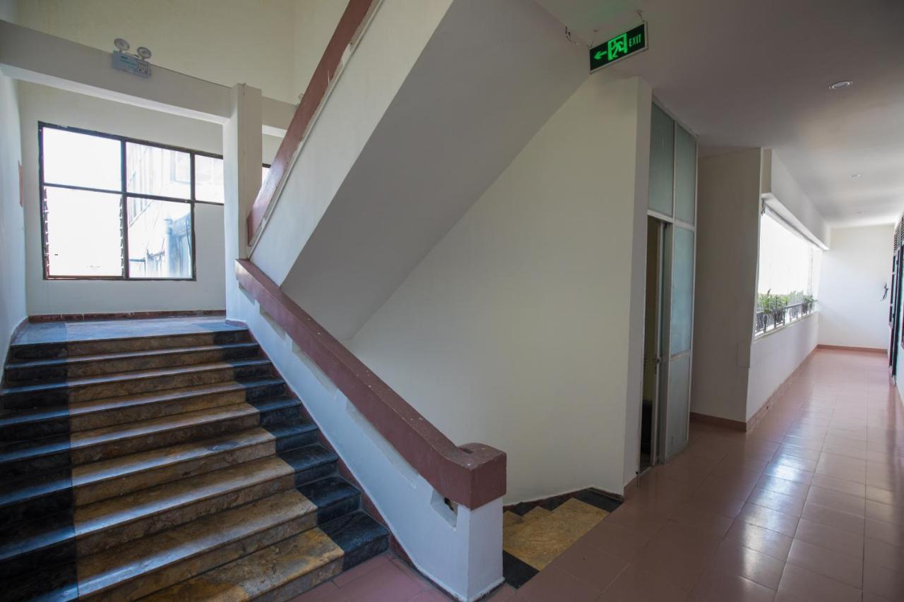Trang Tien Hotel Hanoi Buitenkant foto