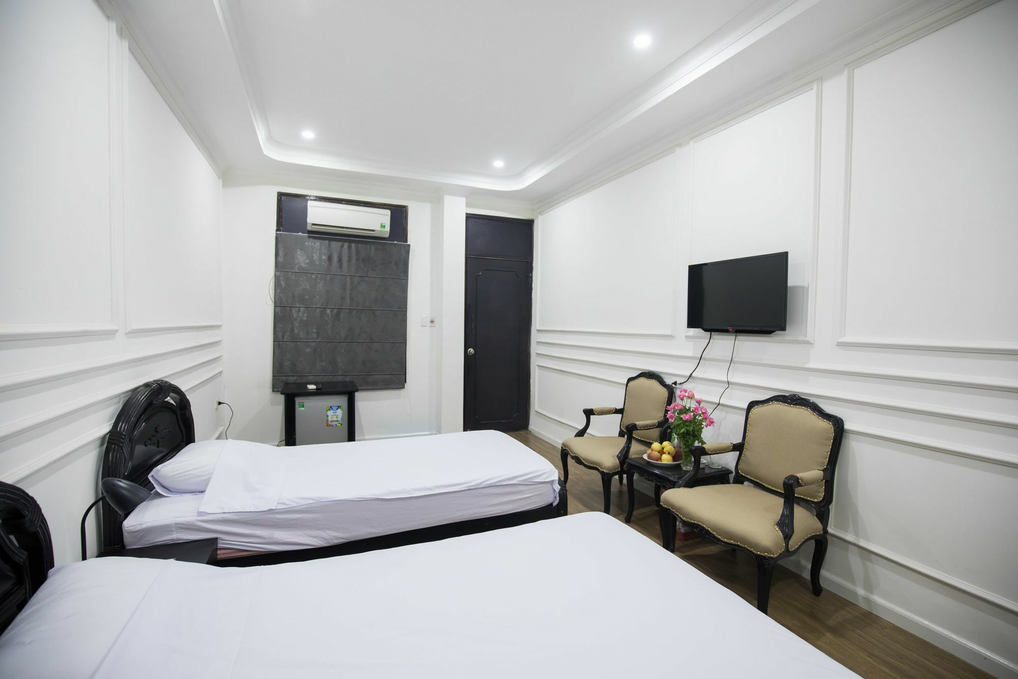 Trang Tien Hotel Hanoi Buitenkant foto